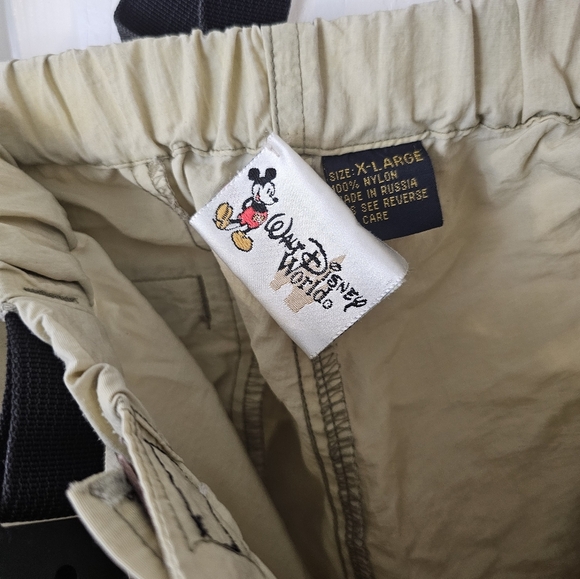 Disney World Men's Nylon Khaki Cargo Shorts w/ Mickey Mouse Embroidered Size XL - Picture 4 of 6